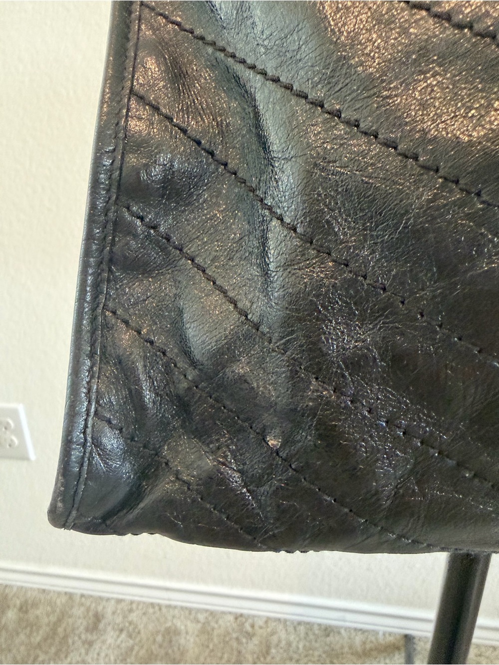 Saint Laurent Large Black Quilted Glossy Leather Niki Shoulder Bag - Picture 4 of 16